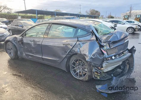 2023 Tesla Model 3 z USA, uszkodzony, nr VIN 5YJ3E1EA9PF677551